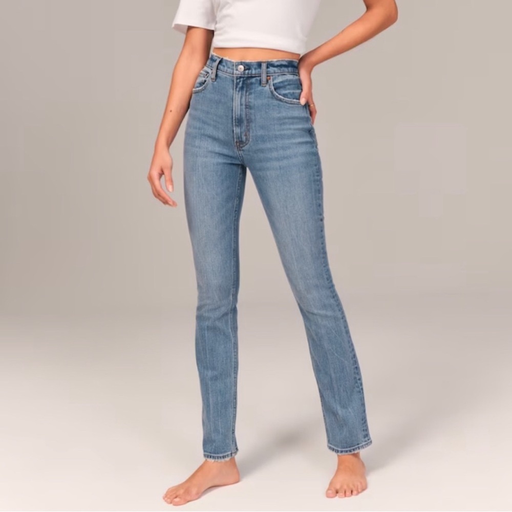 Abercrombie 90’s Slim Straight Ultra High Rise Size 27/4 Short NWT Curve Love